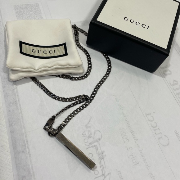 Authentic GUCCI sterling G necklace with box, duster and certificate - Picture 7 of 8